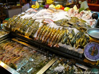 Iltamarkkinoilla ravintolan kala-ja yriistiski